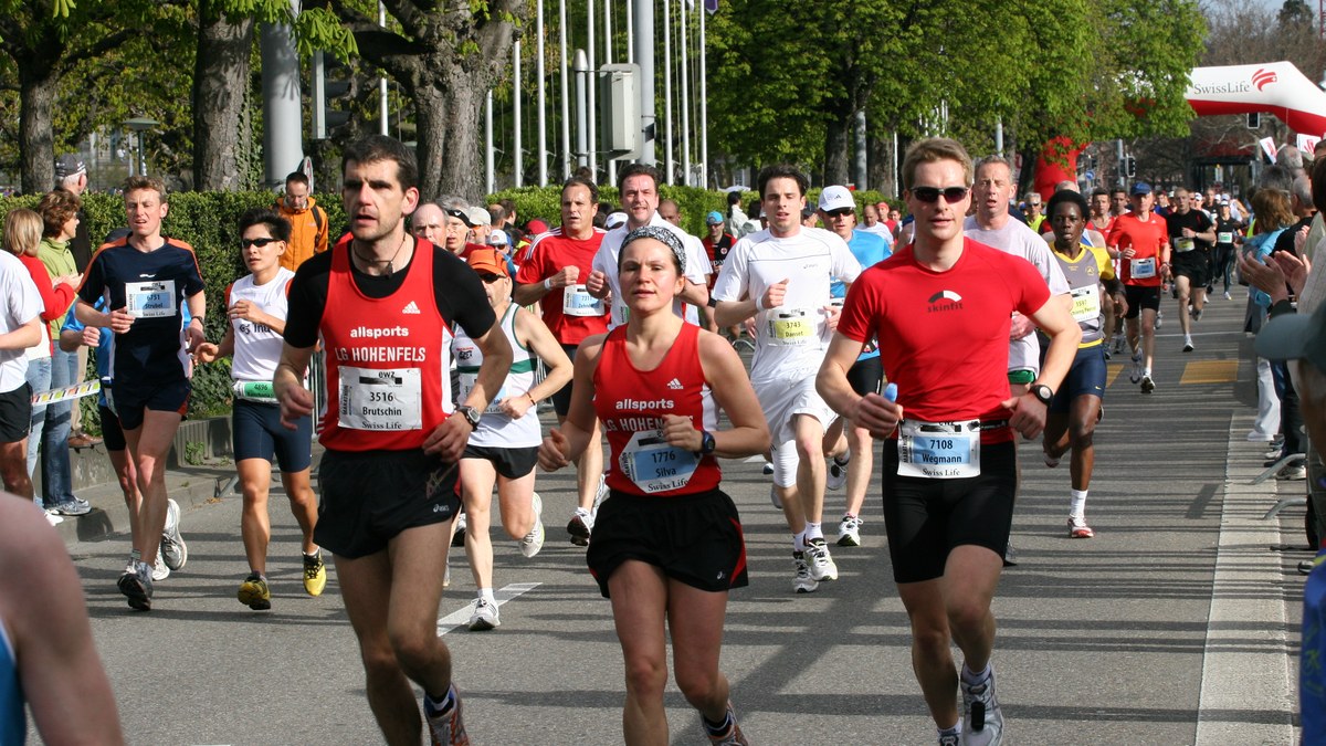 Negative split en course à pied : partir juste pour finir plus fort
