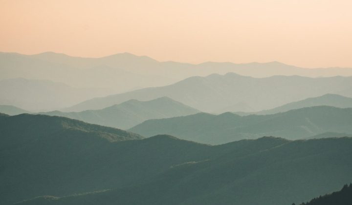 Courir avec le vent : allure, posture et sécurité quand ça souffle