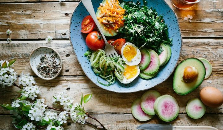 Petit-déjeuner avant de courir : timing, quantités et exemples selon la séance