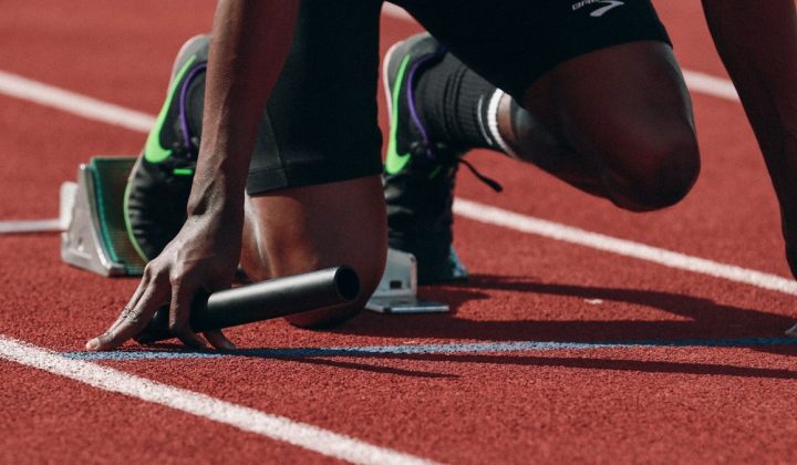 Préparer un 800 m sur piste : allure, séances et stratégie pour tenir les deux tours